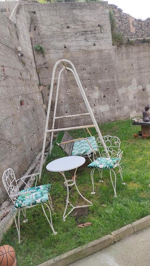 Apartament Volca Aiguanegra Sant Joan les Fonts Ngoại thất bức ảnh