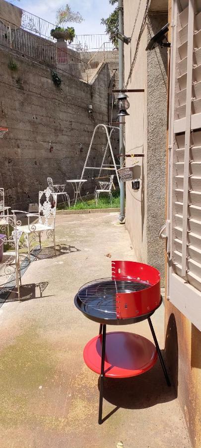Apartament Volca Aiguanegra Sant Joan les Fonts Ngoại thất bức ảnh
